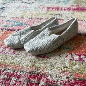 TOMS size 7